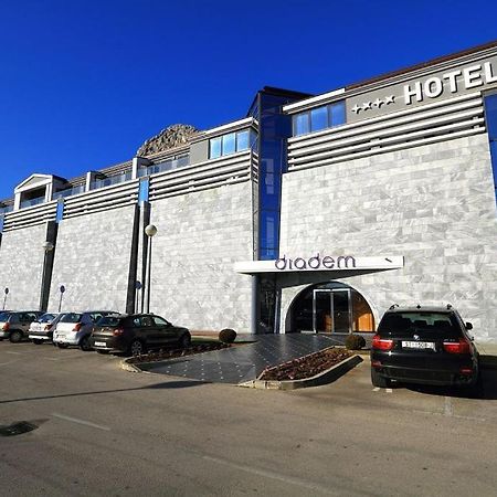Hotel Diadem Omiš Buitenkant foto