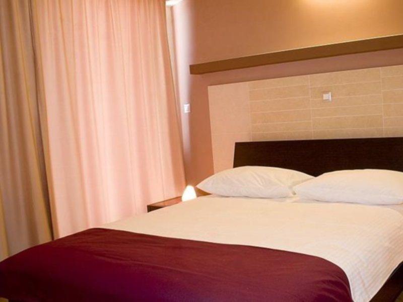 Hotel Diadem Omiš Buitenkant foto