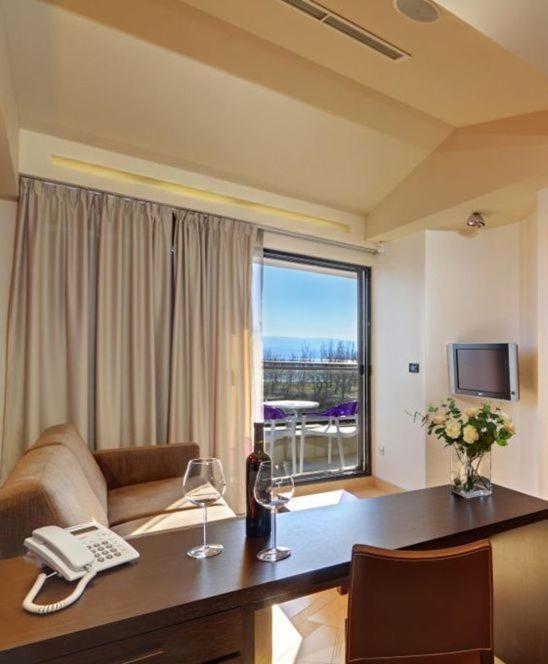 Hotel Diadem Omiš Buitenkant foto