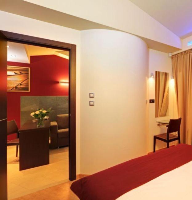 Hotel Diadem Omiš Buitenkant foto