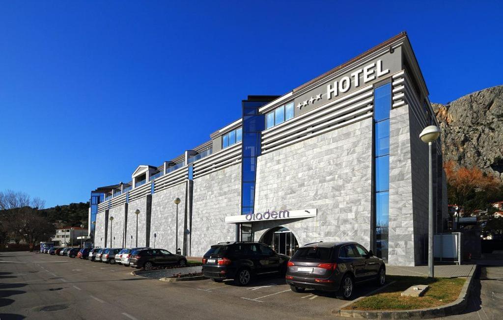 Hotel Diadem Omiš Buitenkant foto